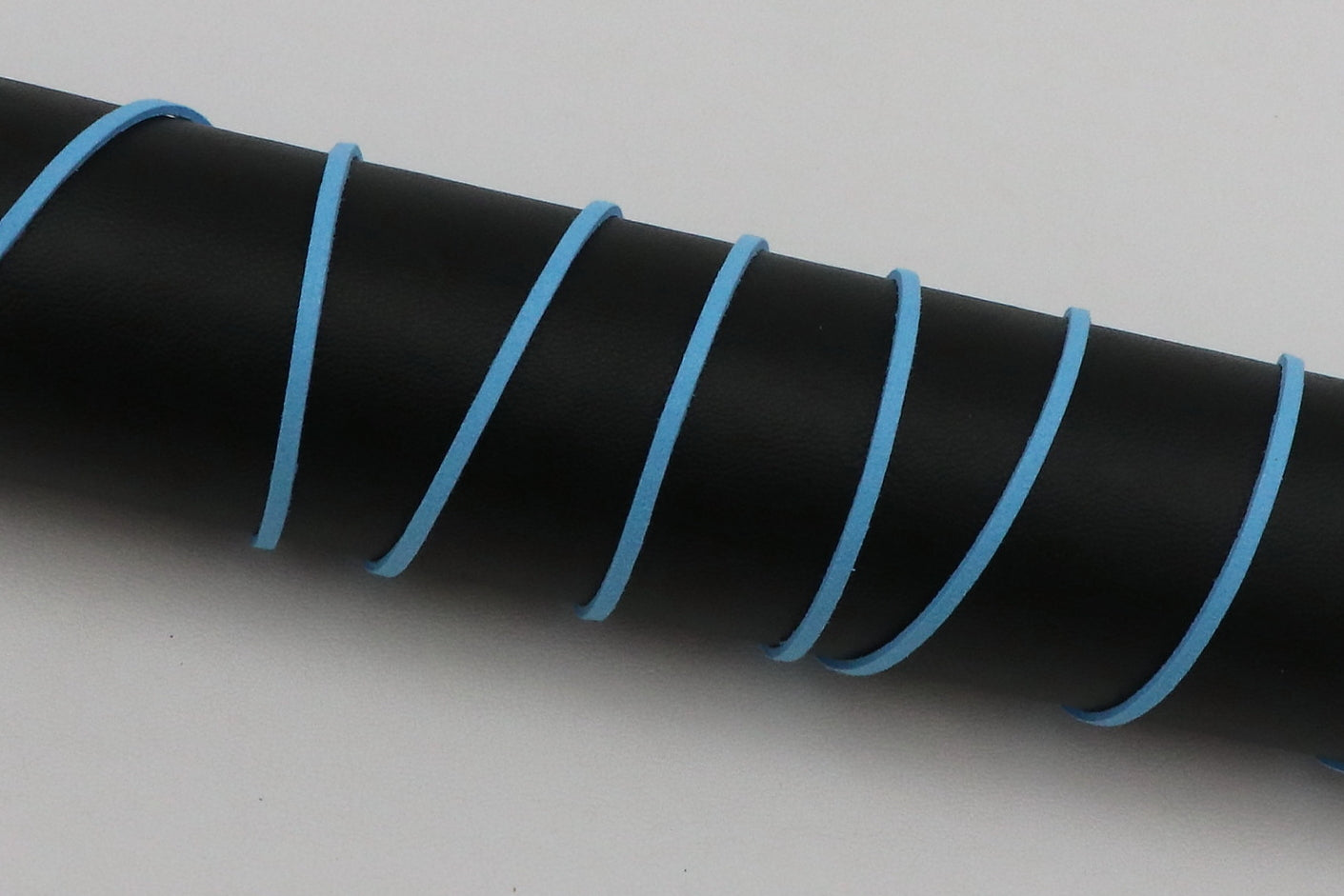 Lederband "hellblau"