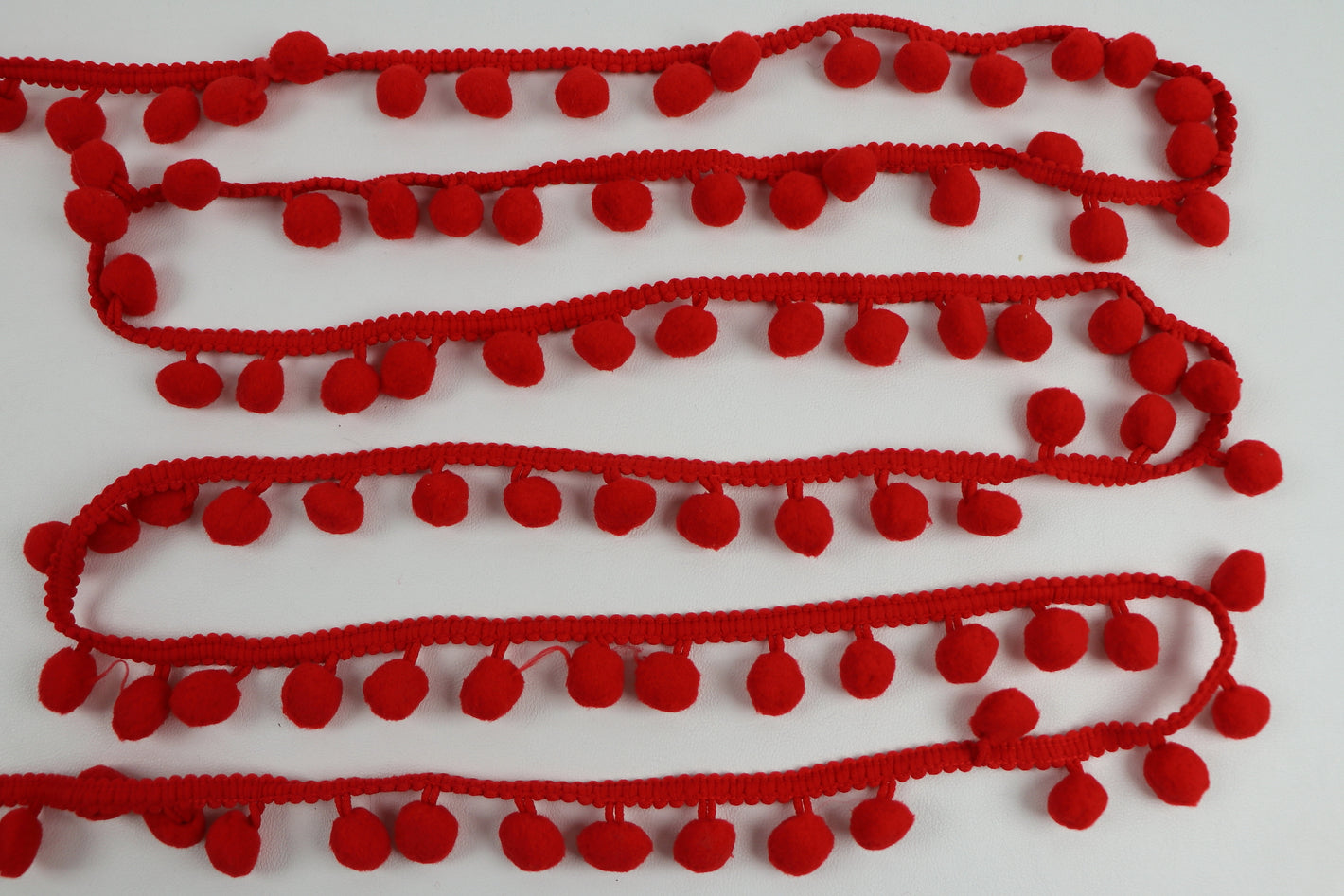 Pompon-Borte gross "rot"