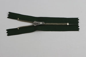 Reissverschluss mit Metallkrampe "olive"