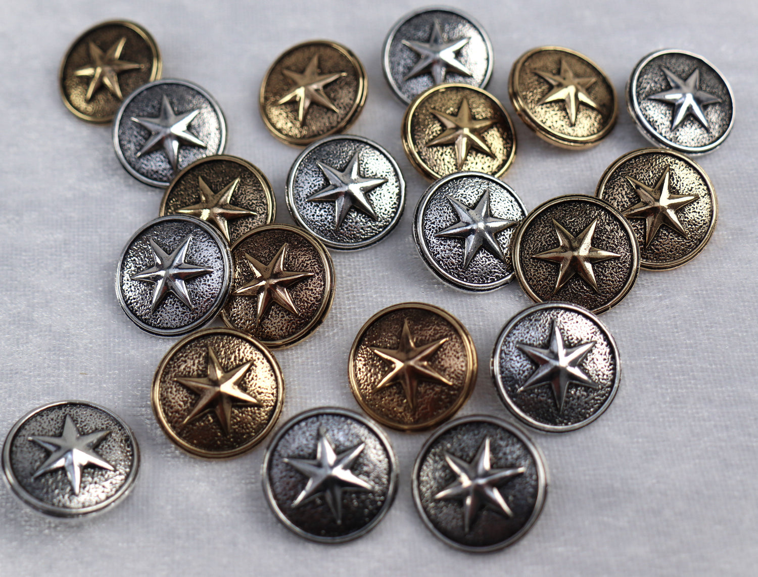 Runder Knopf mit Stern