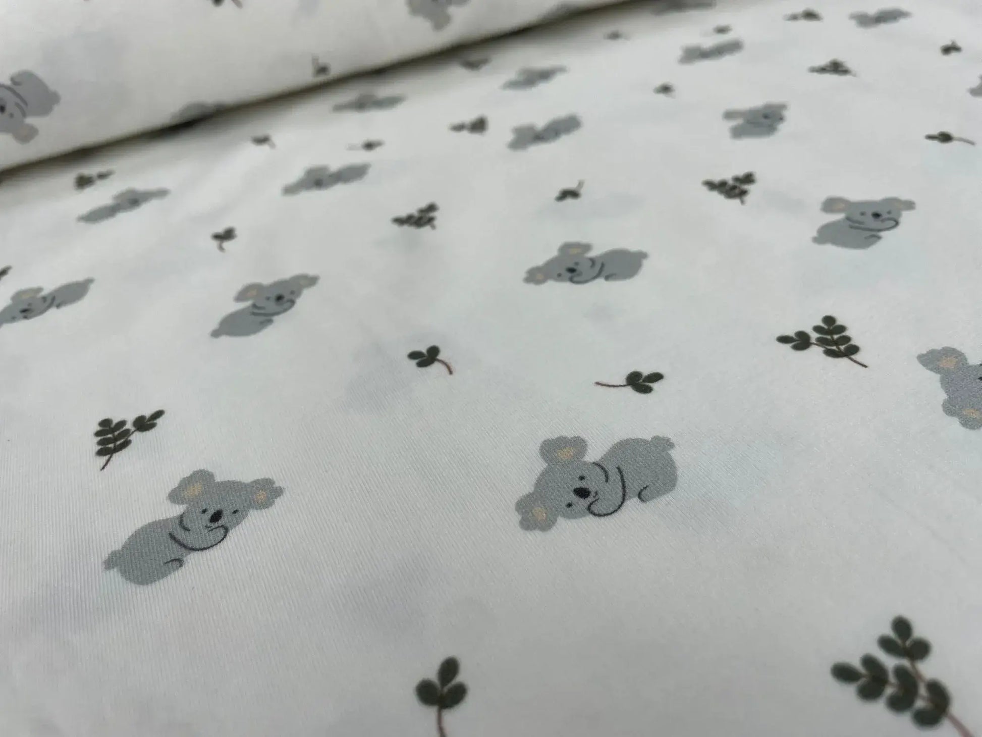 koala-baer-baumwolljersey-wollweiss-stoff-stoffparadies-lyss