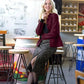 frau-blond-traegt-uni-walkloden-wolle-mantel-kurz-stoff-stoffparadies-lyss